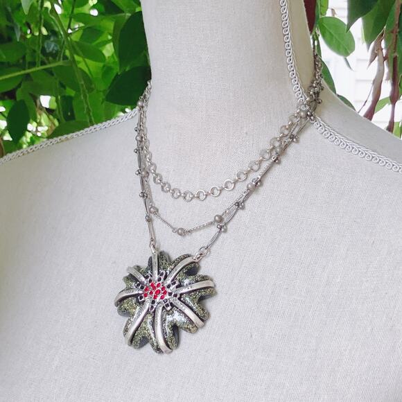 Y2K Signed Chico’s Mixed Metal Starburst Pendant Necklace Red Black Rhinestones - Picture 5 of 13